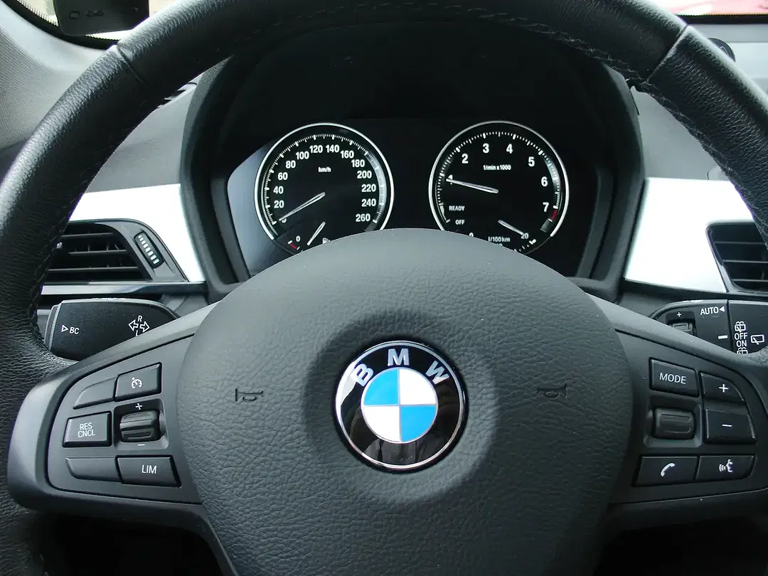 BMW X1 - Thumbnail 11