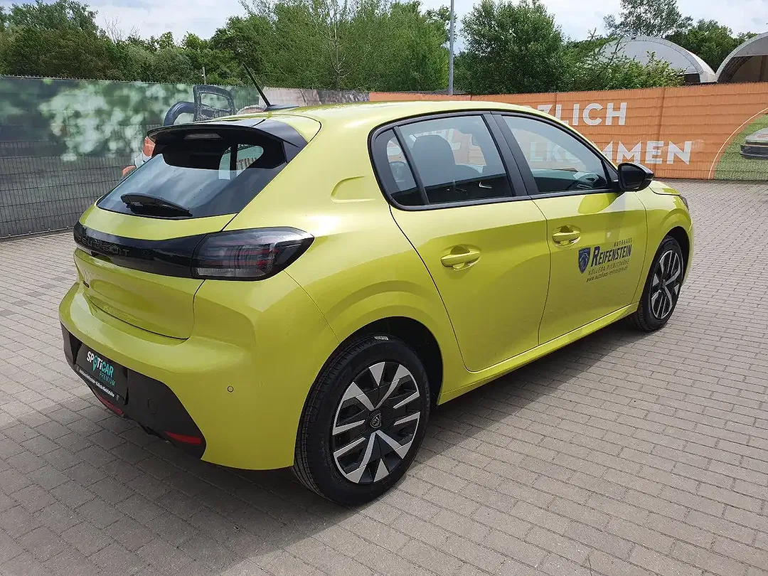 Peugeot 208 - Thumbnail 5