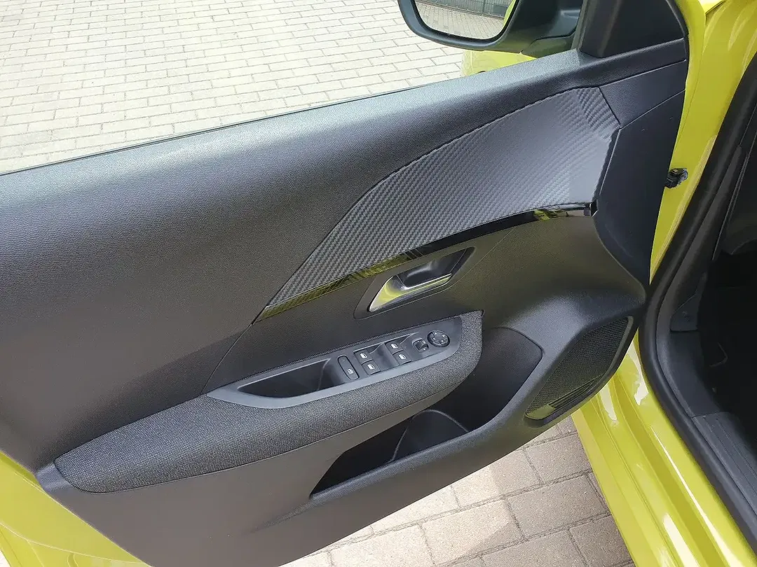 Peugeot 208 - Thumbnail 8