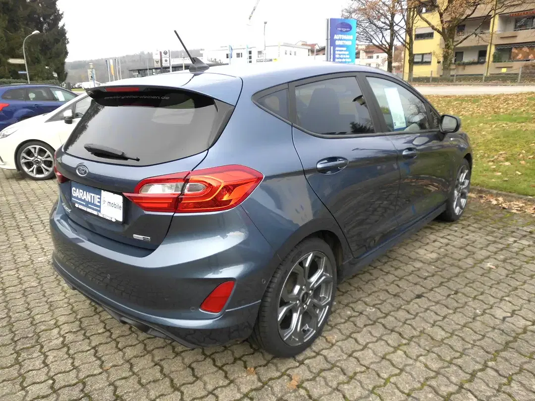 Ford Fiesta - Thumbnail 2