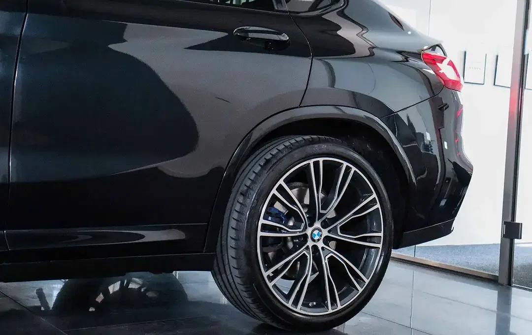 BMW X4 M - Thumbnail 6