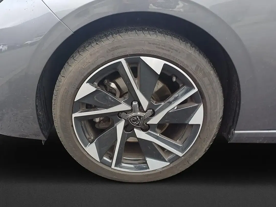 Peugeot 308 - Thumbnail 6