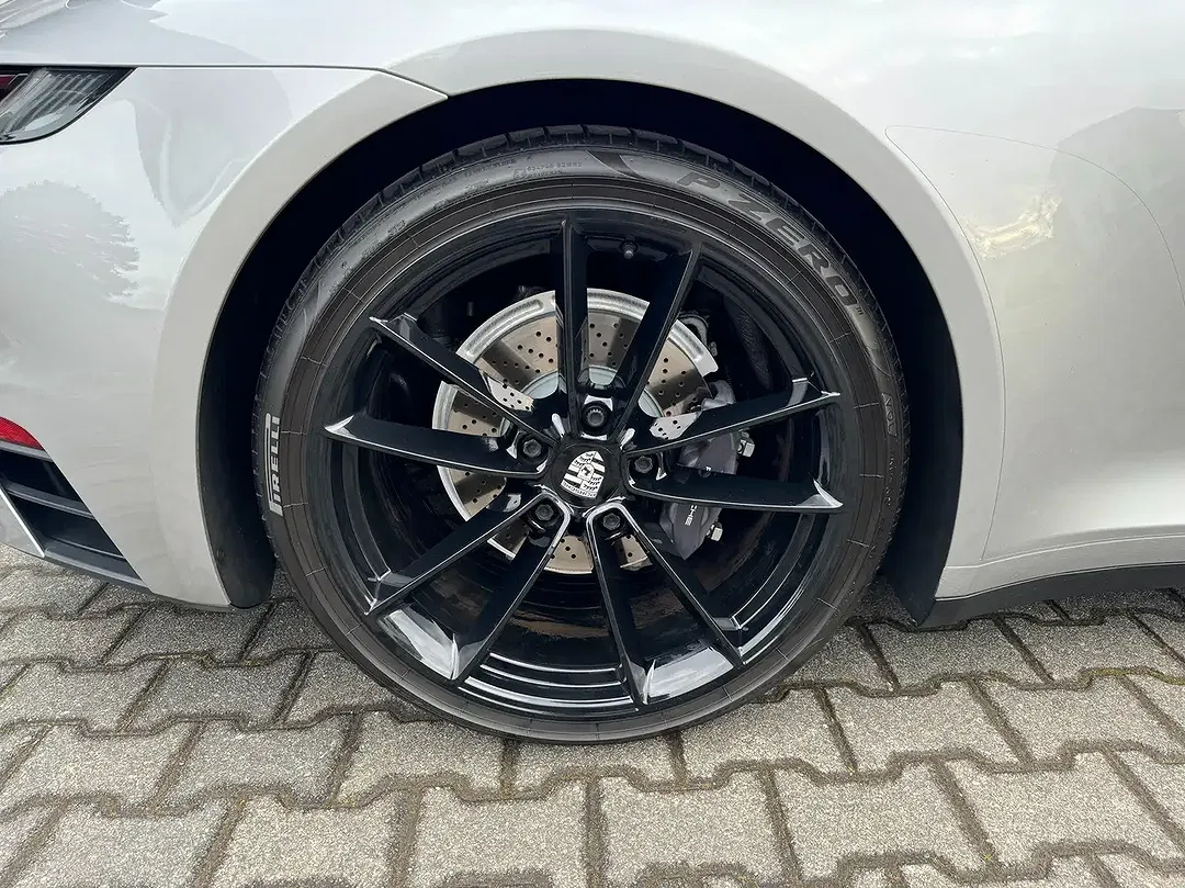 Porsche 992 - Thumbnail 11