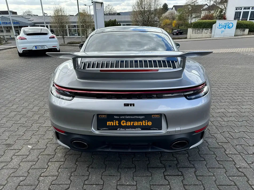 Porsche 992 - Thumbnail 4