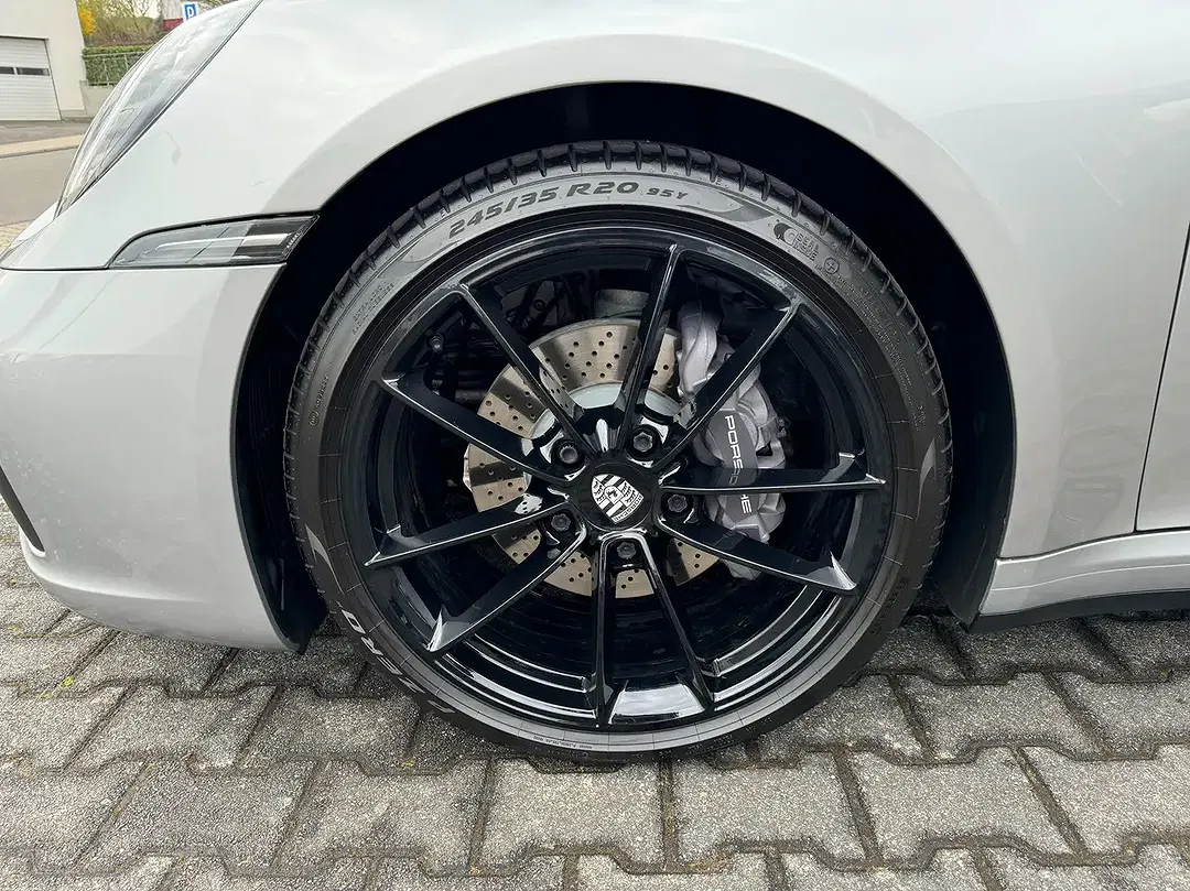 Porsche 992 - Thumbnail 9