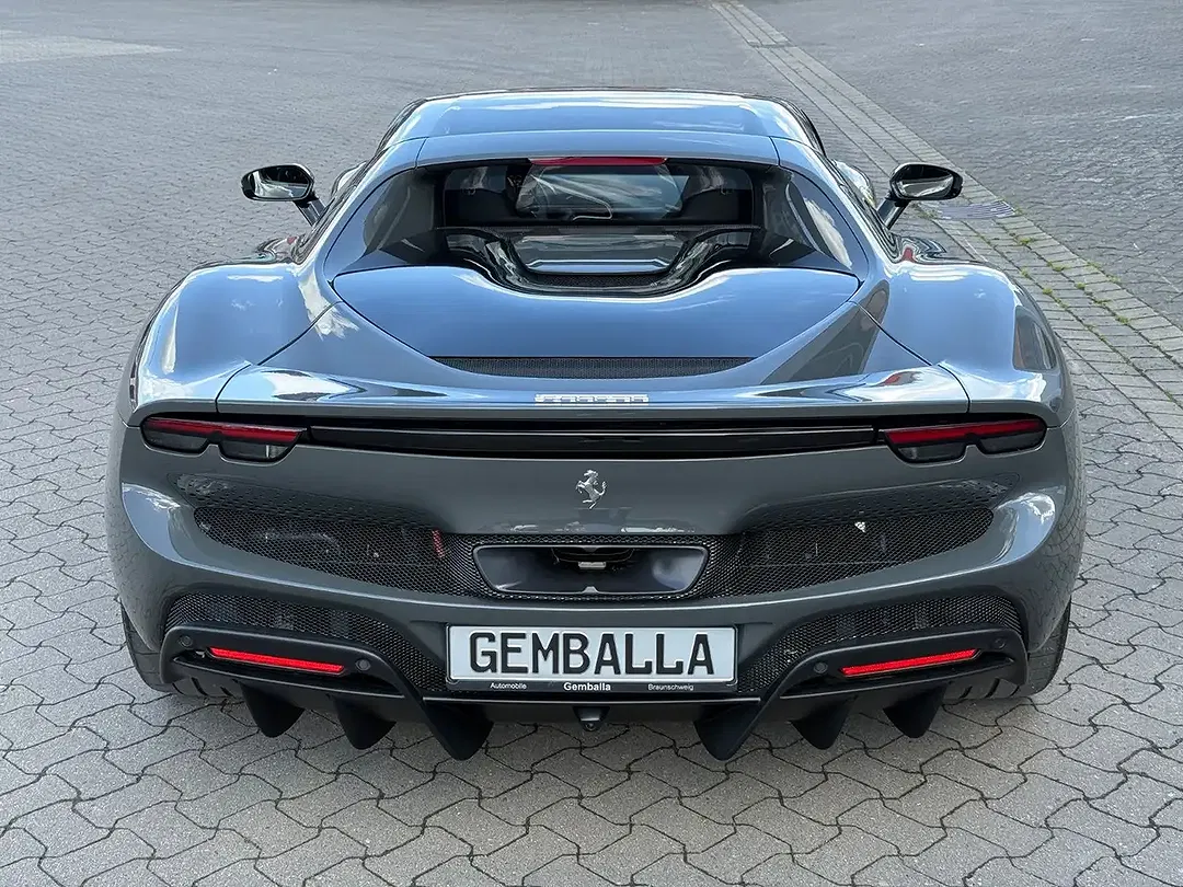 Ferrari 296 GTB - Thumbnail 5