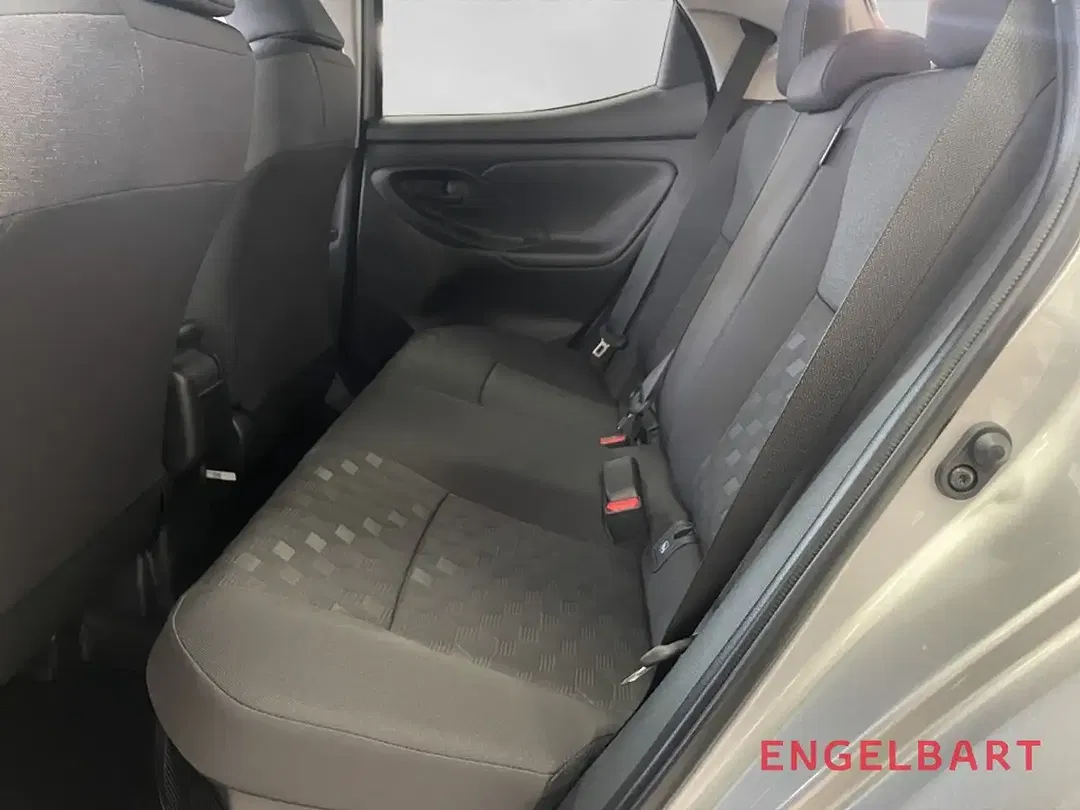Toyota Yaris - Thumbnail 11