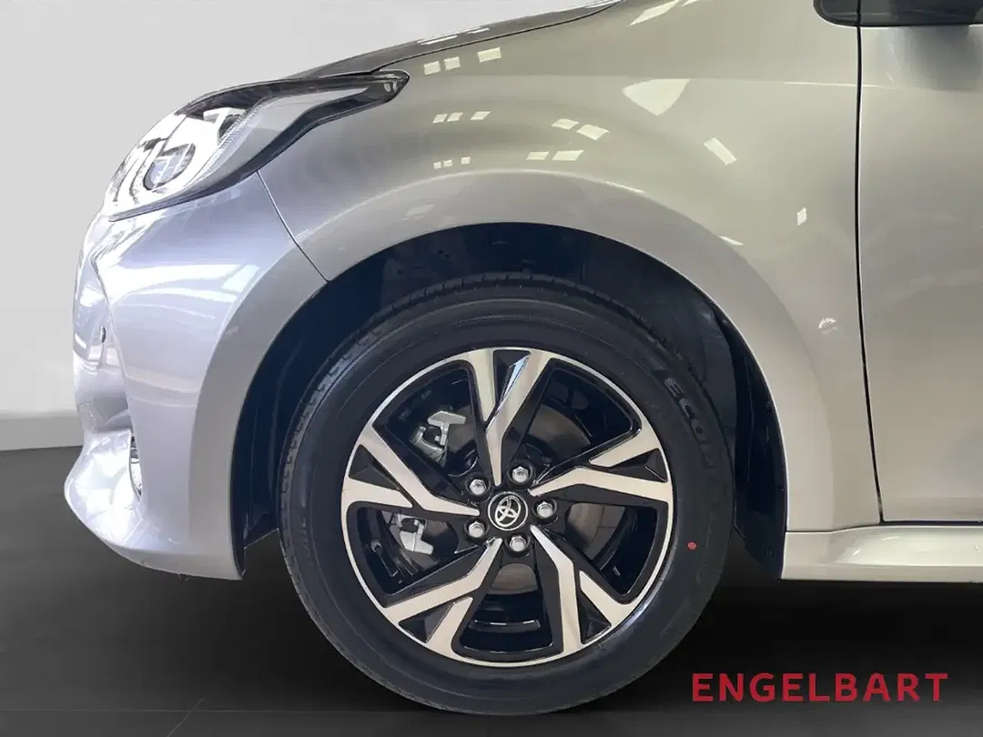 Toyota Yaris - Thumbnail 14