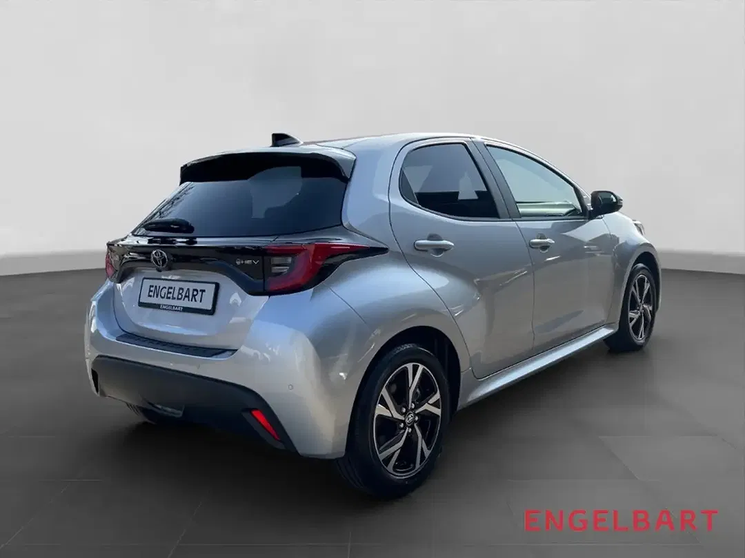 Toyota Yaris - Thumbnail 3