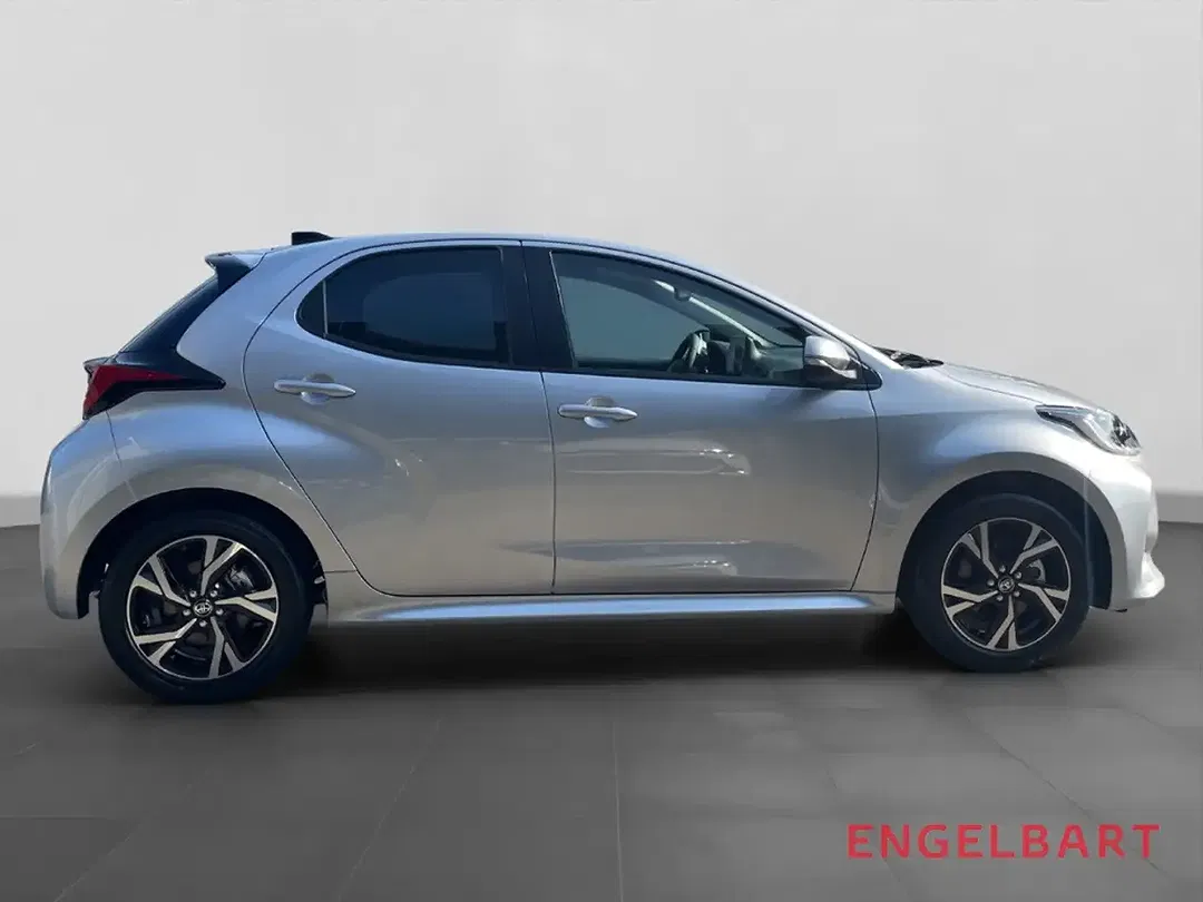 Toyota Yaris - Thumbnail 4