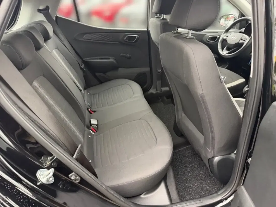 Hyundai i10 - Thumbnail 13