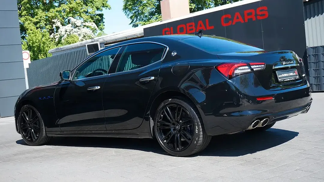 Maserati Ghibli - Thumbnail 11