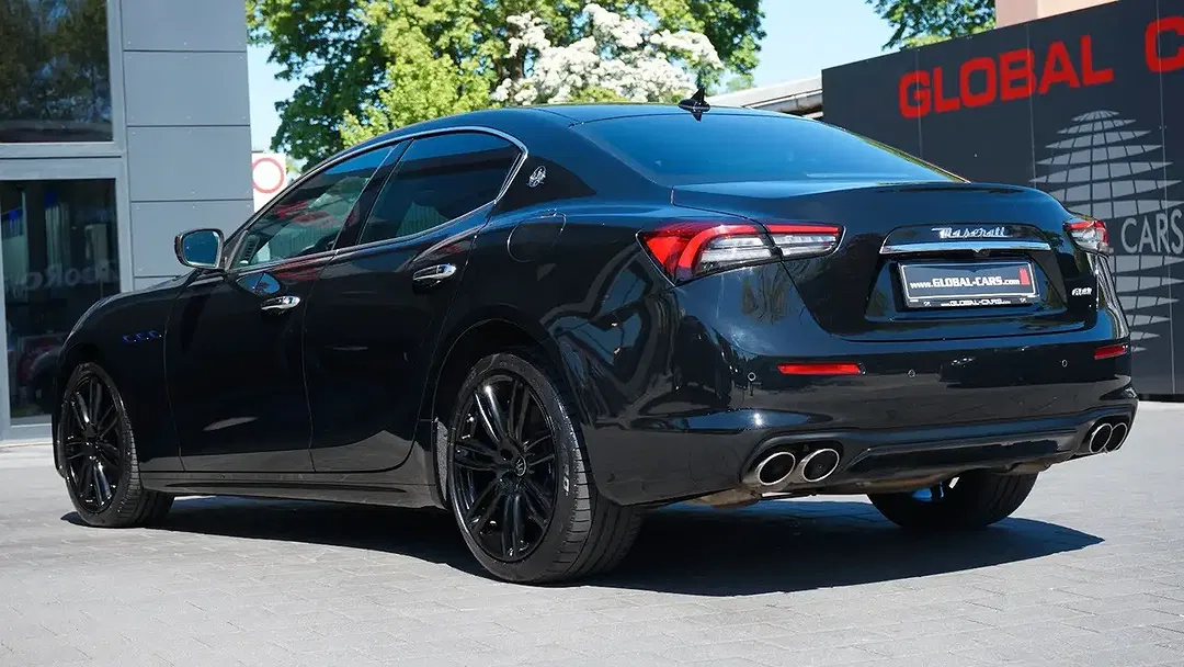Maserati Ghibli - Thumbnail 2