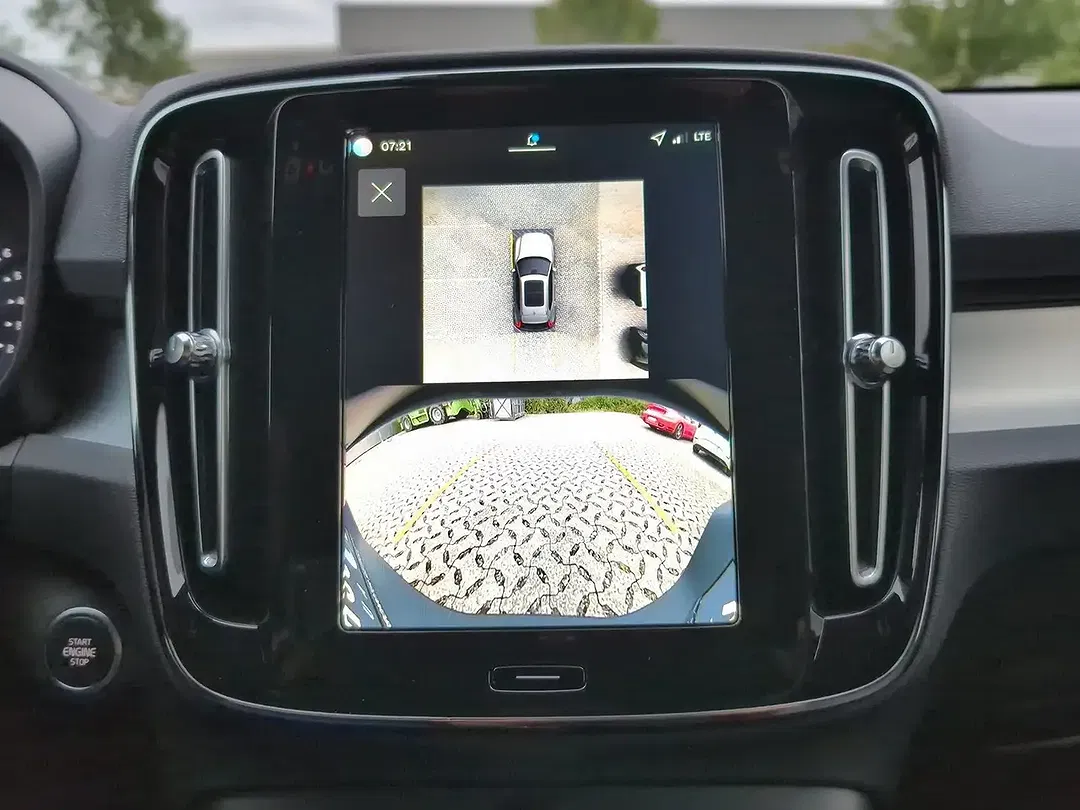 Volvo XC40 - Thumbnail 8