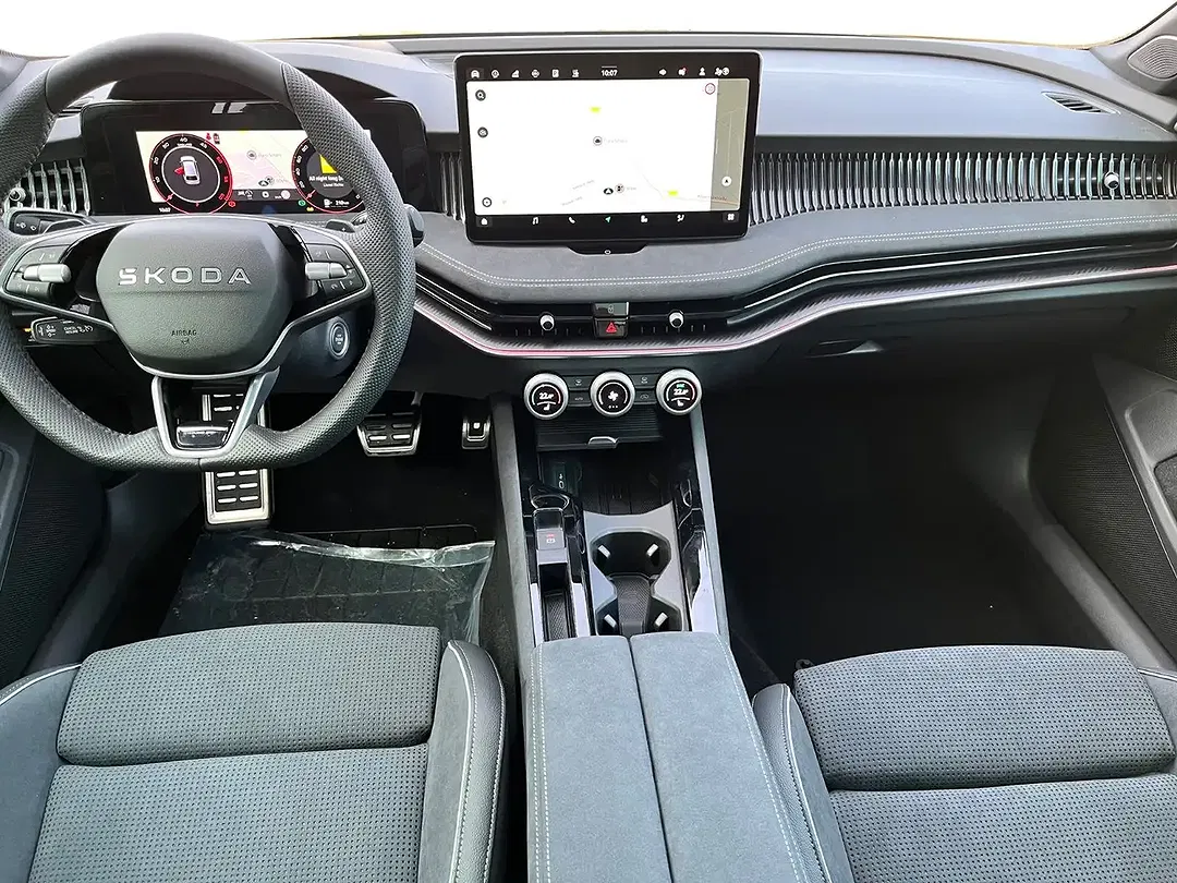Skoda Superb - Thumbnail 17