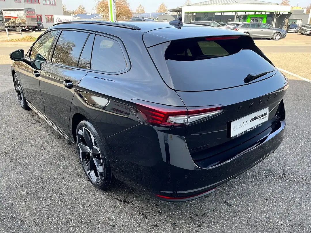 Skoda Superb - Thumbnail 3