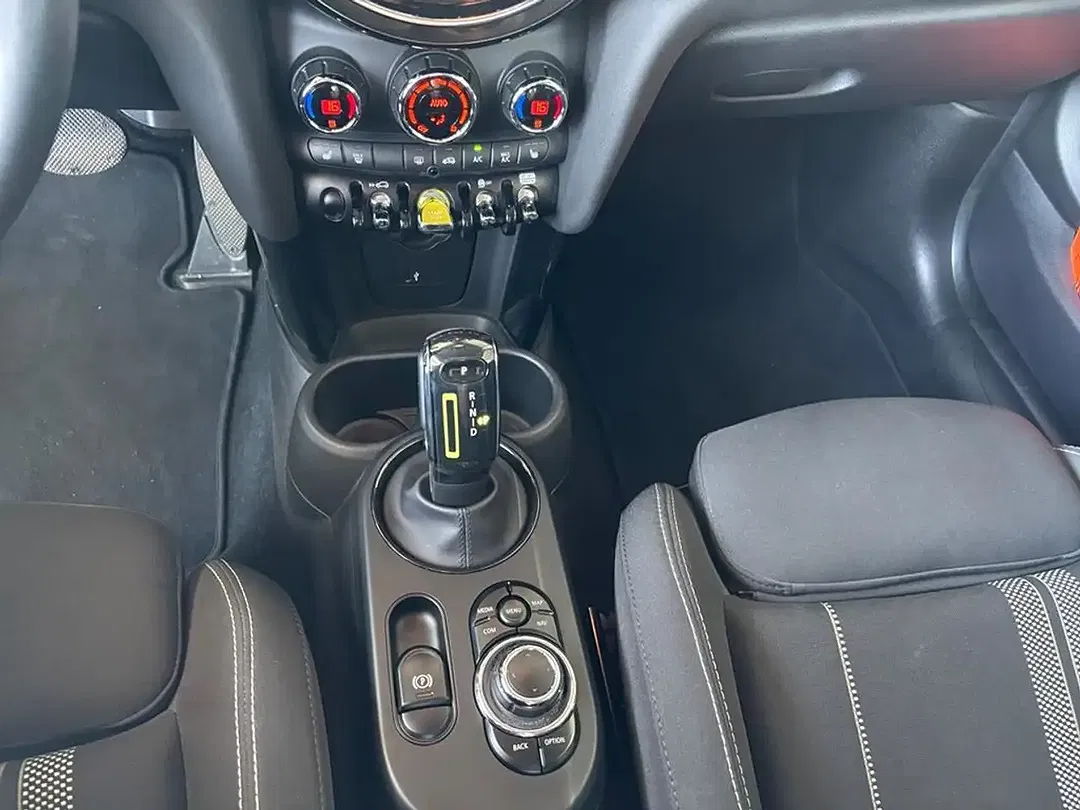 MINI Cooper SE - Thumbnail 11