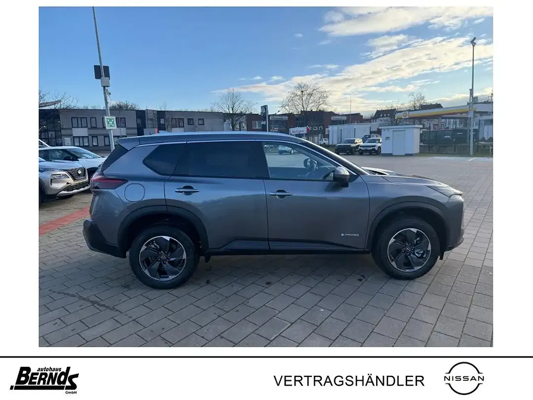 Nissan X-Trail - Thumbnail 2