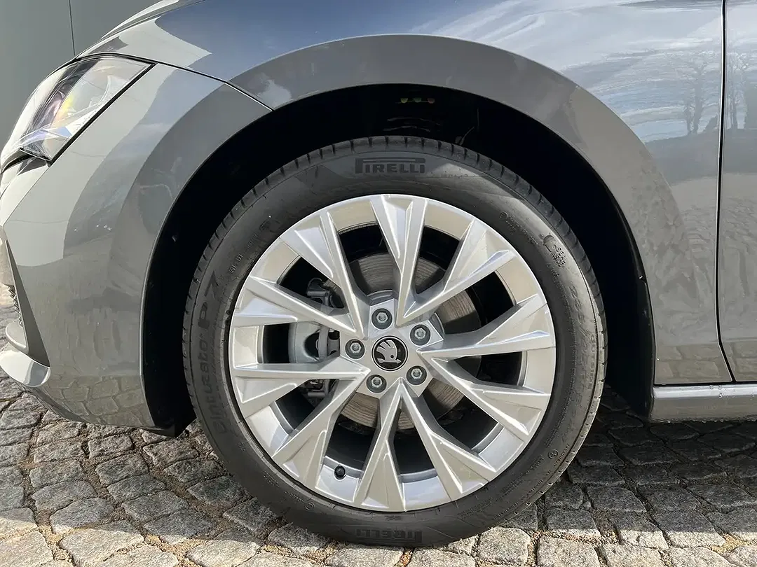 Skoda Superb - Thumbnail 4