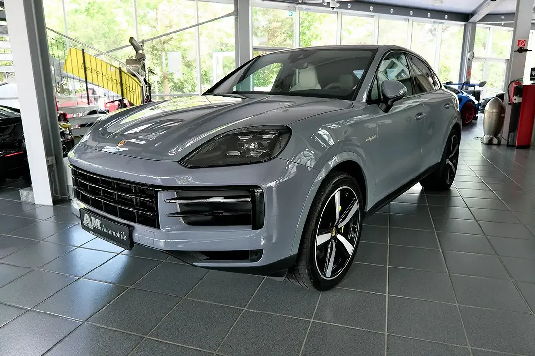 Porsche Cayenne - Thumbnail 1
