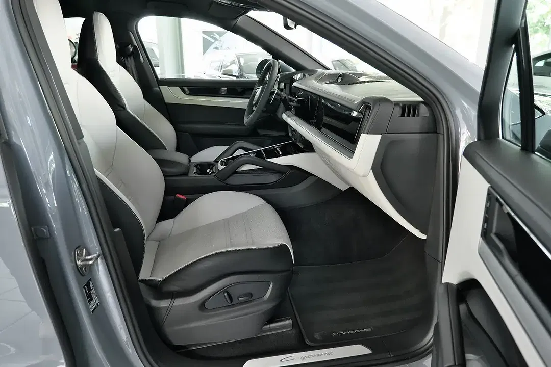 Porsche Cayenne - Thumbnail 13