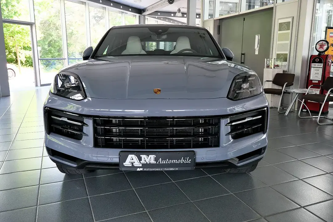 Porsche Cayenne - Thumbnail 6