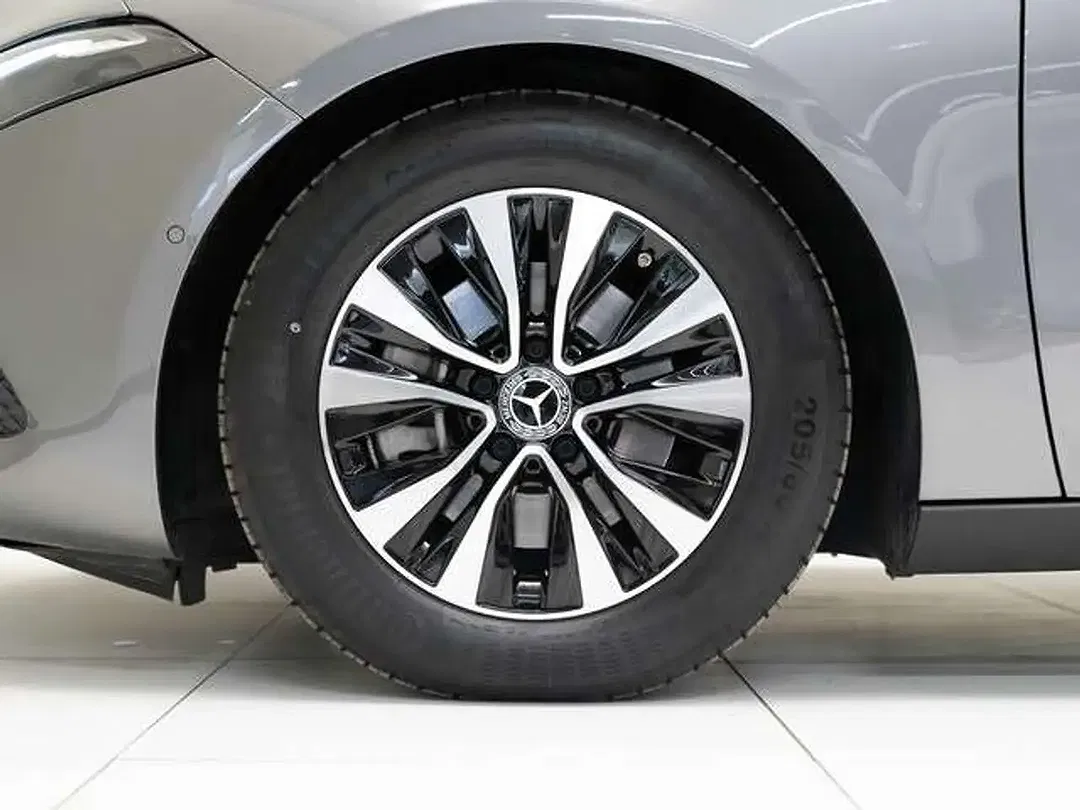 Mercedes-Benz A 200 - Thumbnail 10