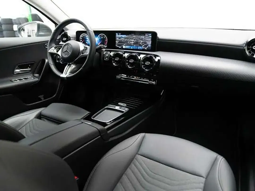 Mercedes-Benz A 200 - Thumbnail 9