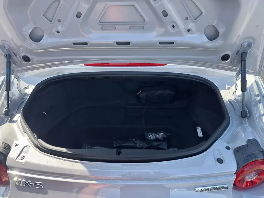 Mazda MX-5 - Thumbnail 4