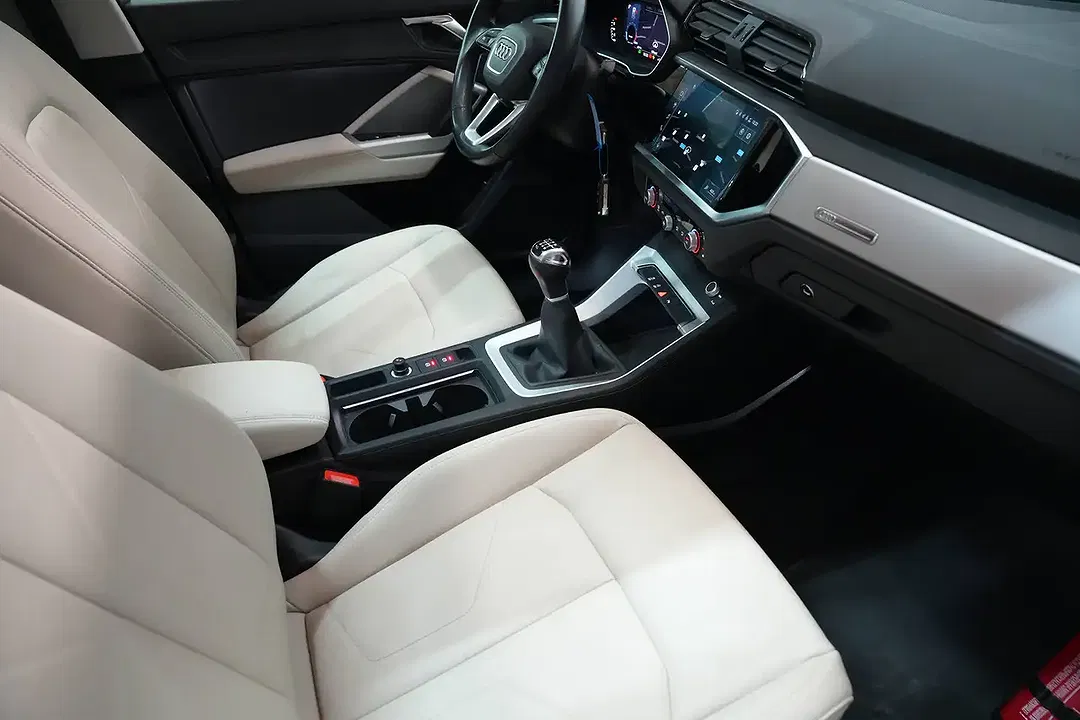 Audi Q3 - Thumbnail 10
