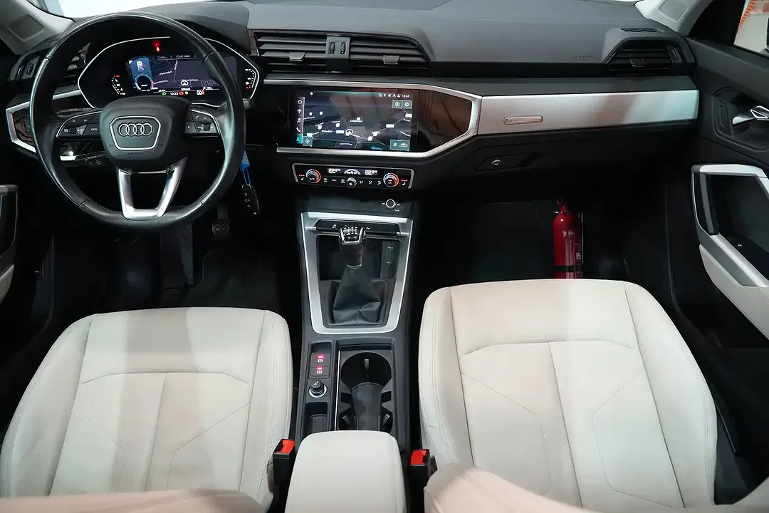 Audi Q3 - Thumbnail 3