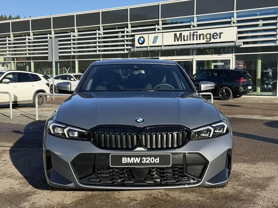 BMW 320 - Thumbnail 2