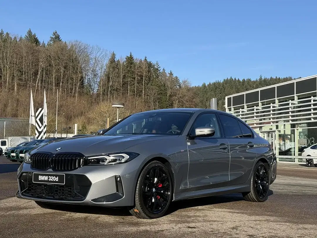 BMW 320 - Thumbnail 3