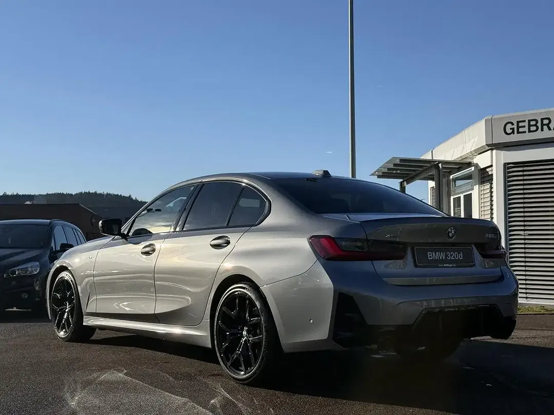 BMW 320 - Thumbnail 5