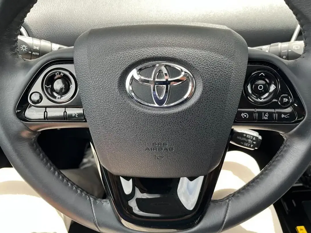 Toyota Prius - Thumbnail 10