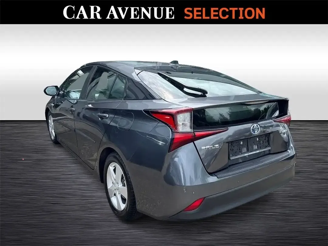 Toyota Prius - Thumbnail 4