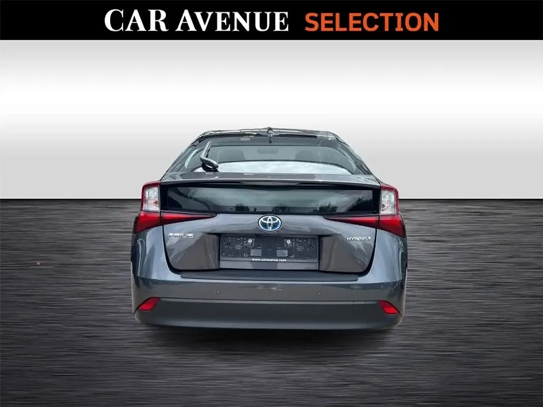 Toyota Prius - Thumbnail 5