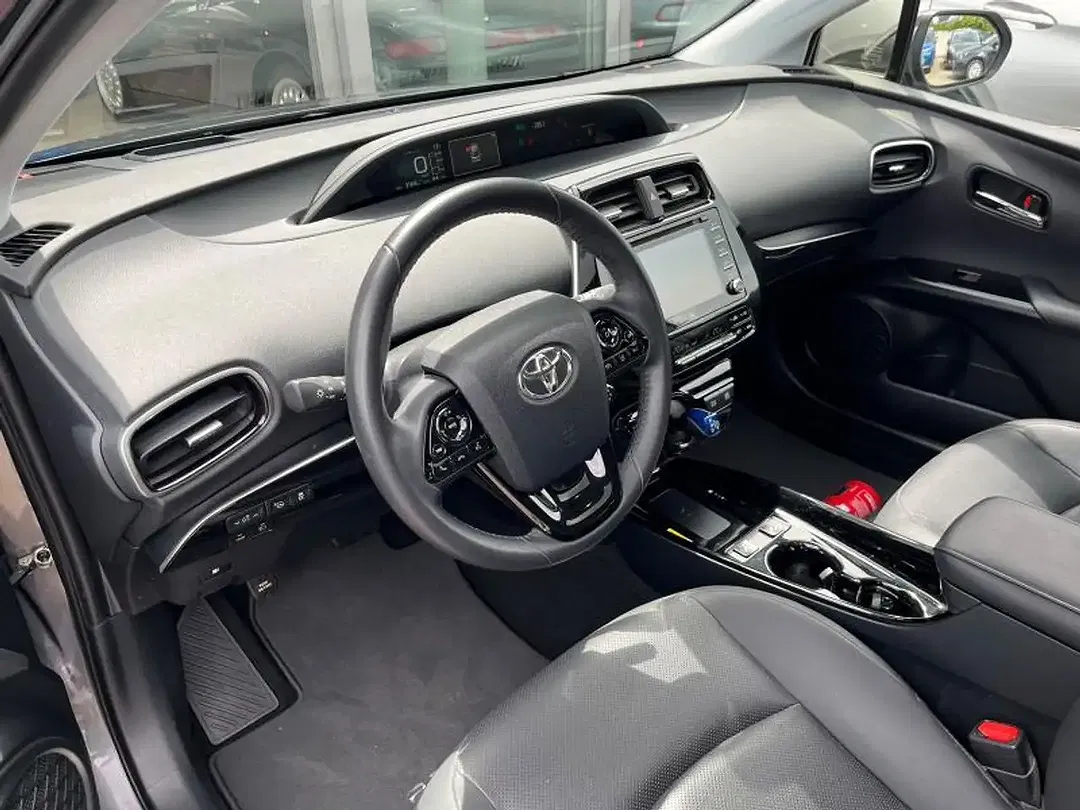 Toyota Prius - Thumbnail 7