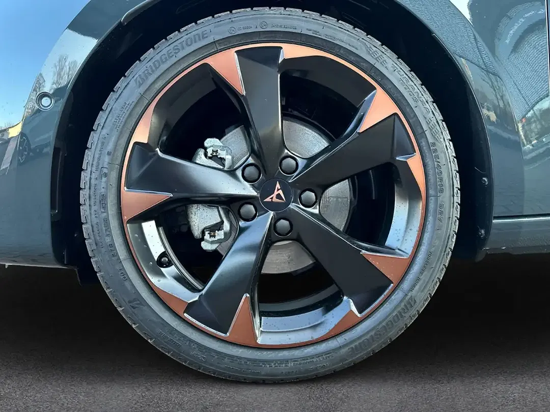 CUPRA Leon - Thumbnail 8