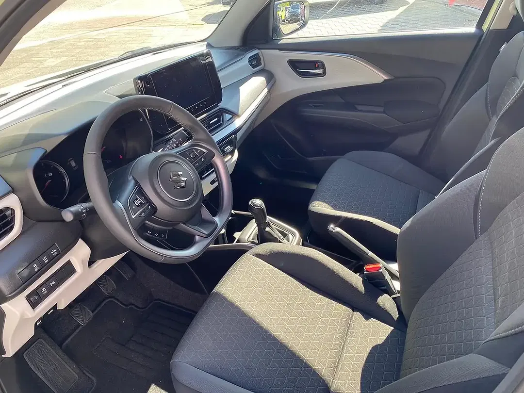 Suzuki Swift - Thumbnail 10