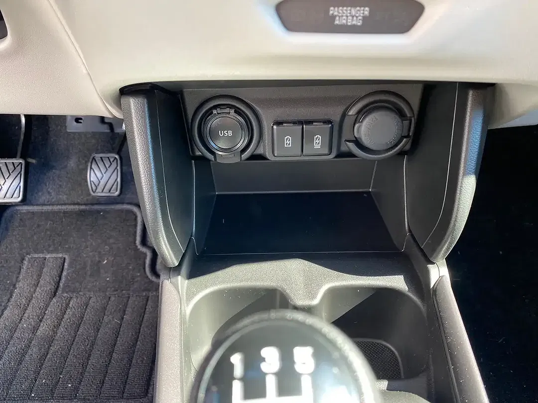 Suzuki Swift - Thumbnail 13