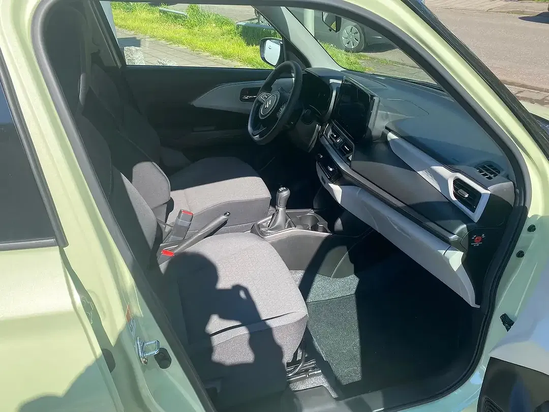 Suzuki Swift - Thumbnail 8