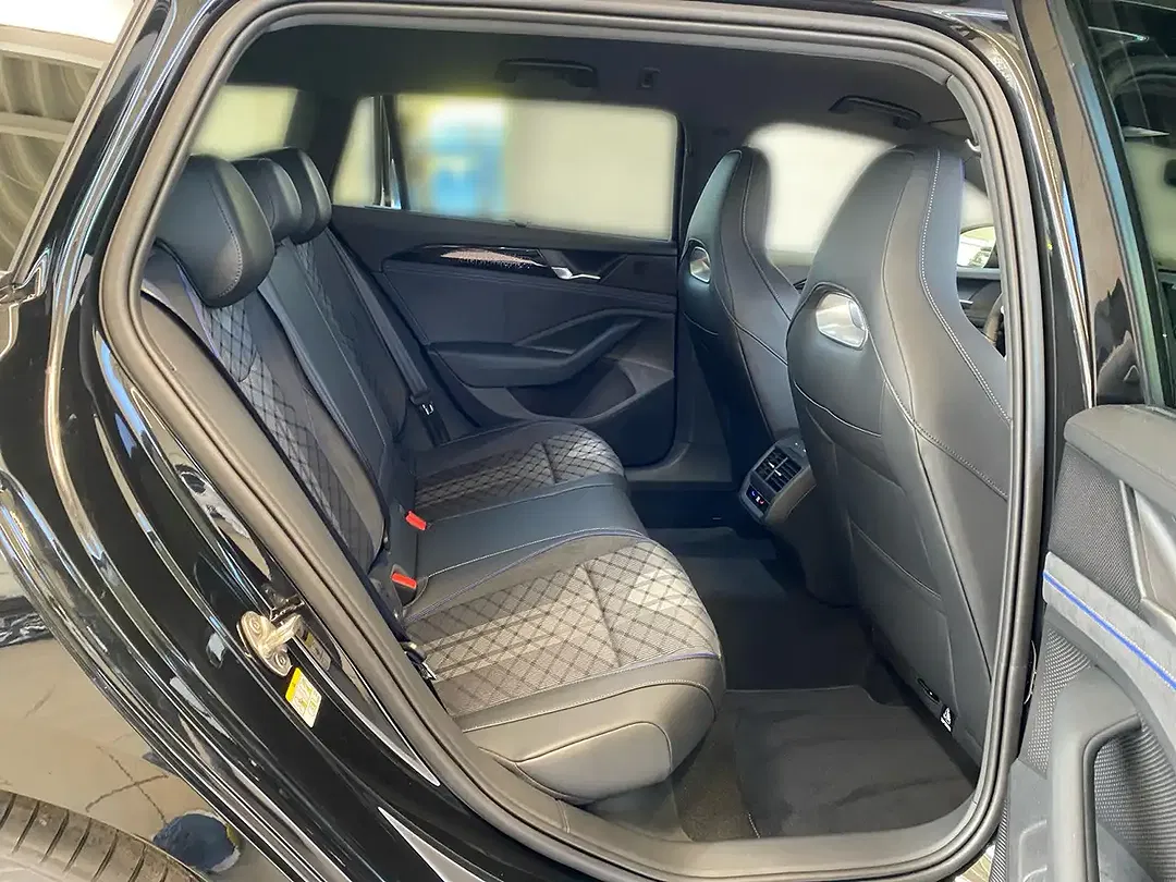 Volkswagen Passat Variant - Thumbnail 10