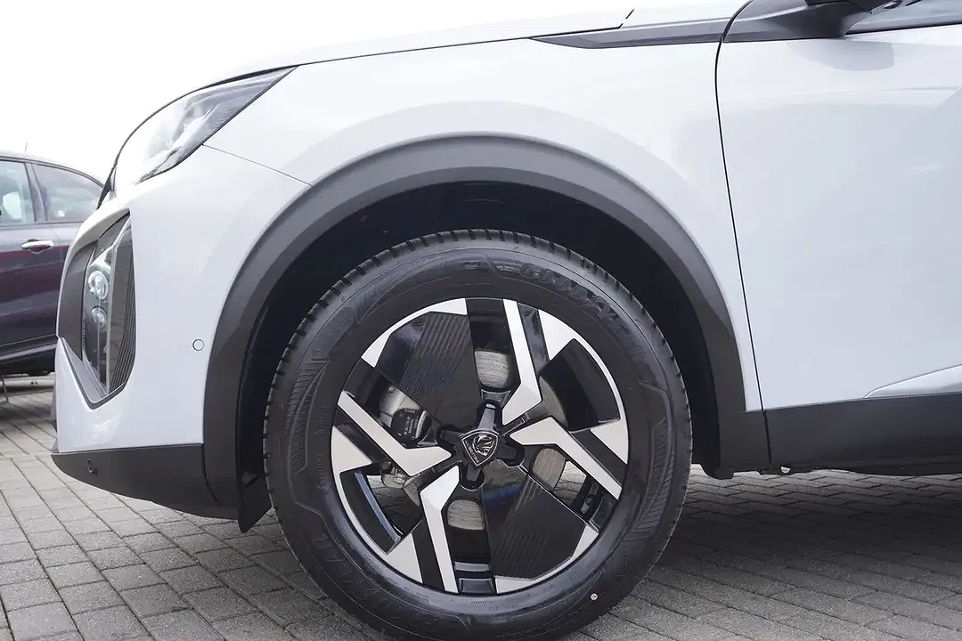 Peugeot 2008 - Thumbnail 9
