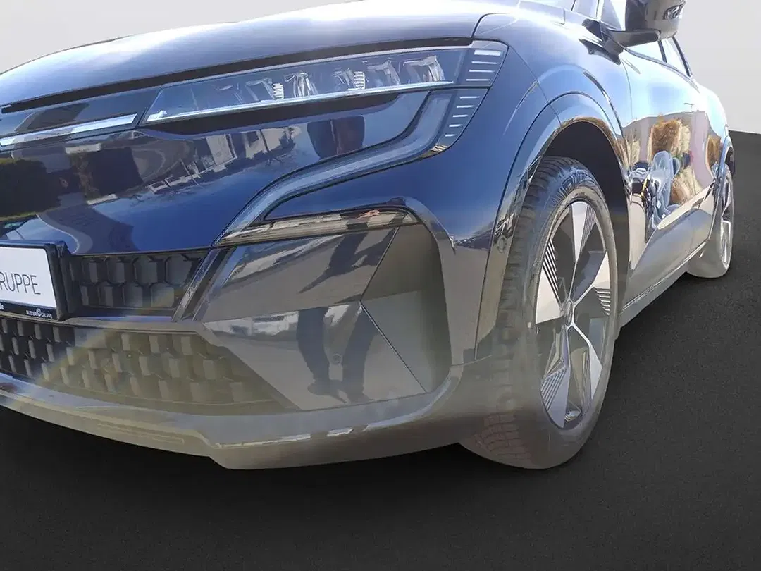 Renault Megane E-Tech - Thumbnail 8