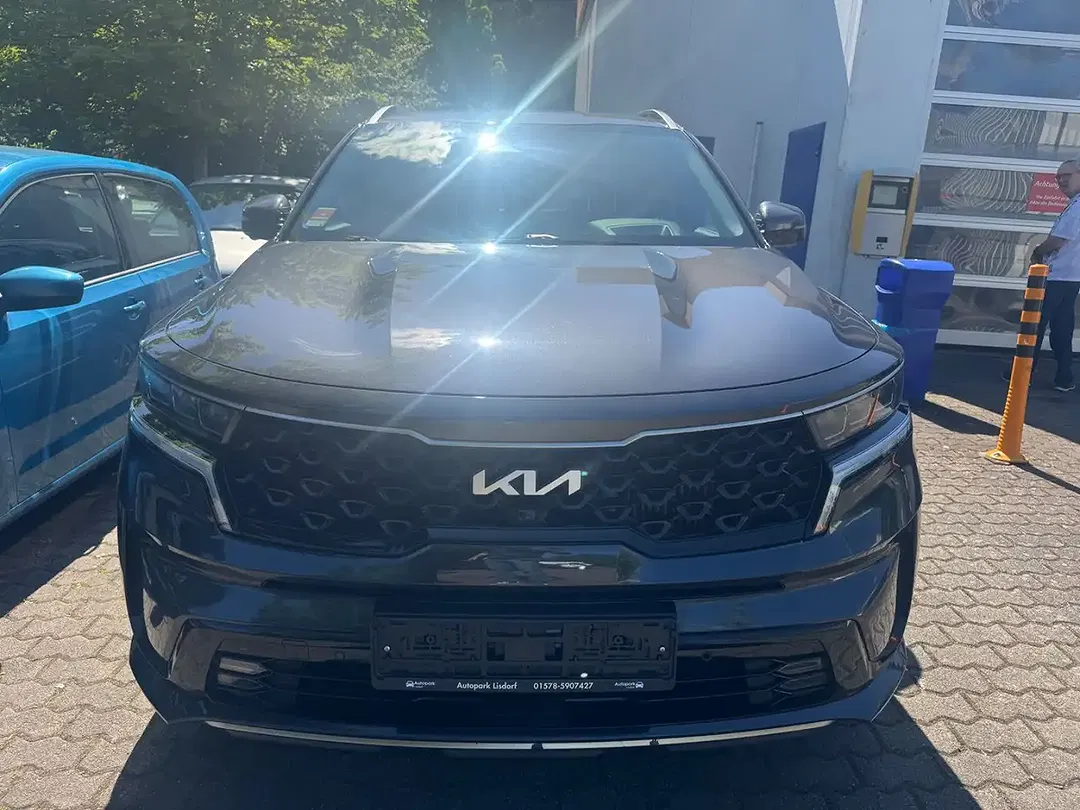 Kia Sorento - Thumbnail 2