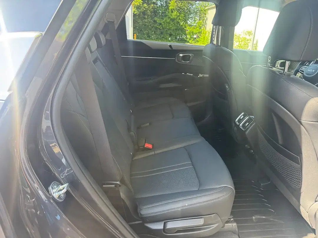 Kia Sorento - Thumbnail 6