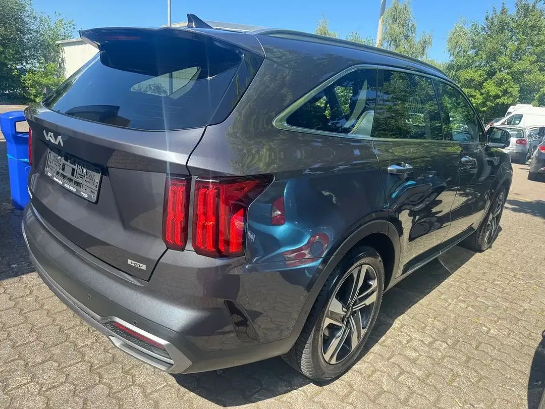Kia Sorento - Thumbnail 8