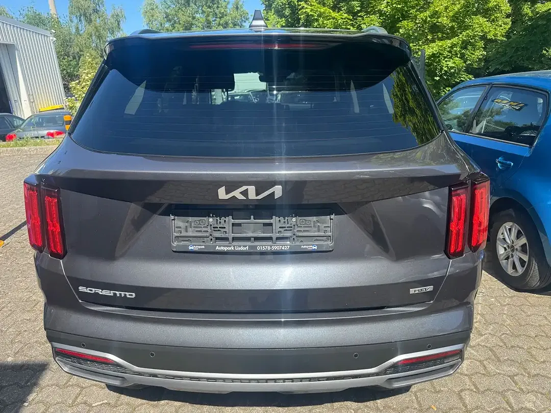 Kia Sorento - Thumbnail 9