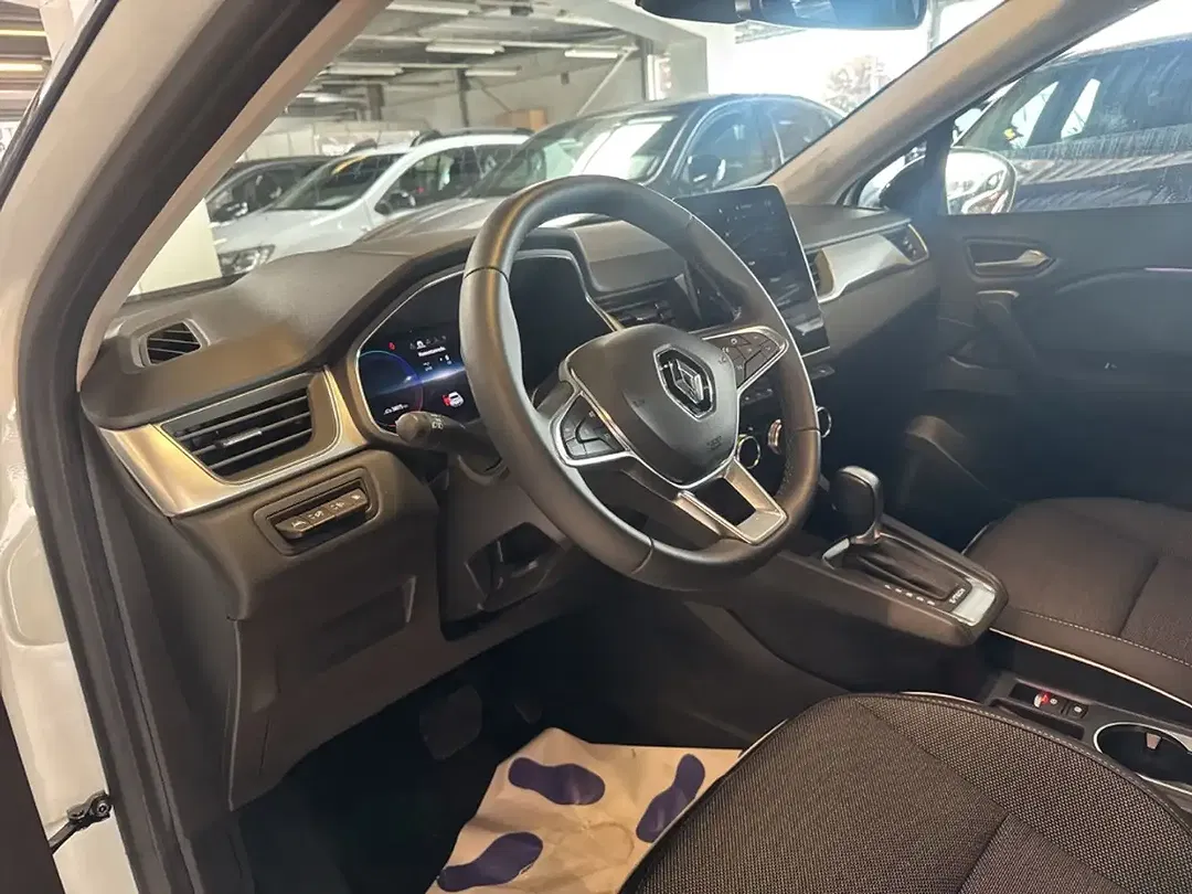 Renault Captur - Thumbnail 11